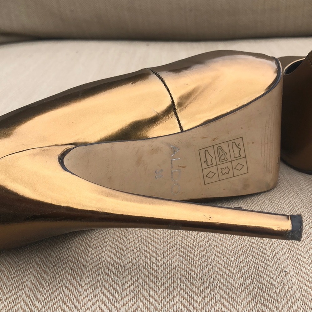 Heels - Picture 4 of 5